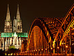 Foto Kölner Dom hinter der Hohenzollernbrücke - Köln