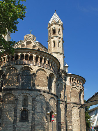 Seitentürme und Westturm der St Aposteln Foto 