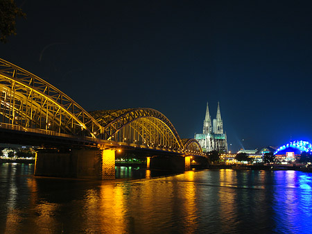 Blick auf musical-dome und Kölner Dom