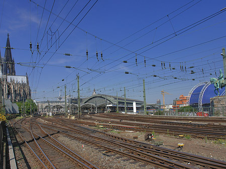 Hauptbahnhof neben dem Kölner Dom