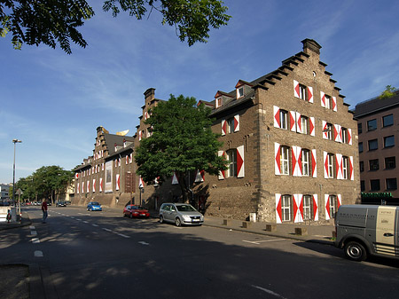 Fotos Kölnisches Stadtmuseum mit Straße