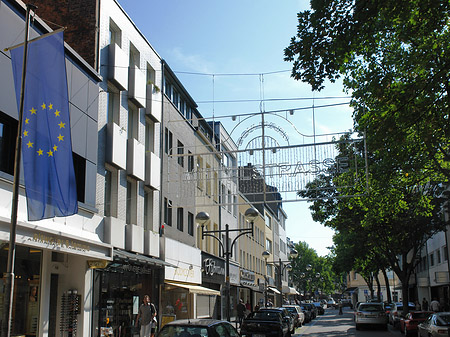 Foto Mittelstraße mit Europafahne - Köln