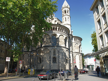 Seitentürme und Westturm der St Aposteln