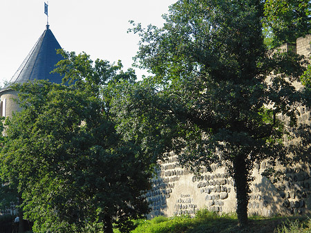 Fotos Stadtmauer und Sachsenturm am Sachsenring | Köln